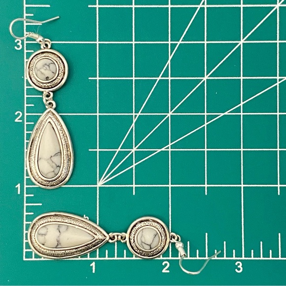 Dangle Drop Earrings Southwest Inspired Marbled White Gray Cabochon Stones - Picture 9 of 9